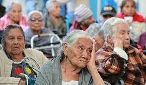 LA ATENCIÓN DE LOS ANCIANOS EN MÉXICO