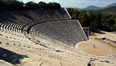 Se construyen grandes teatros