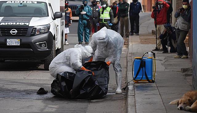 “Aparecen” 1.610 falllecidos en un día; ven negligencia y subregistro