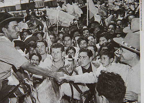 Rojas Pinilla anuncia la formación de un nuevo partido al que llamó "Movimiento de Acción Nacional".