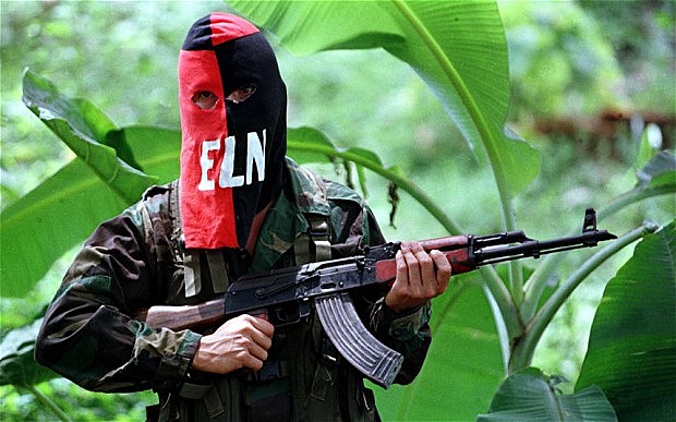 Se funda el grupo guerrillero Ejército de Liberación Nacional (ELN).