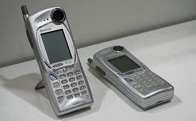 First camera phone to come out