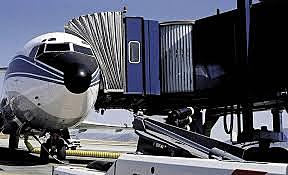 Primera pasarela de embarque