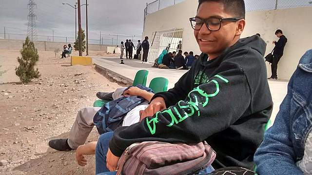 Mi crush se durmió recargado en mi