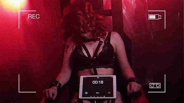 Video (The red room)