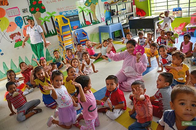 Creación de los Centros de Atención Integral al Preescolar (CAIP)