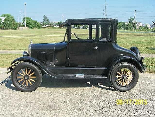 Louis Renault construye su primer vehículo y funda la empresa con su apellido