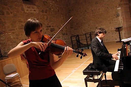 Mi primer recital de piano fue en mi Graduación de primaria <3 (Es la pieza no más) https://youtu.be/3o551FLEX1U