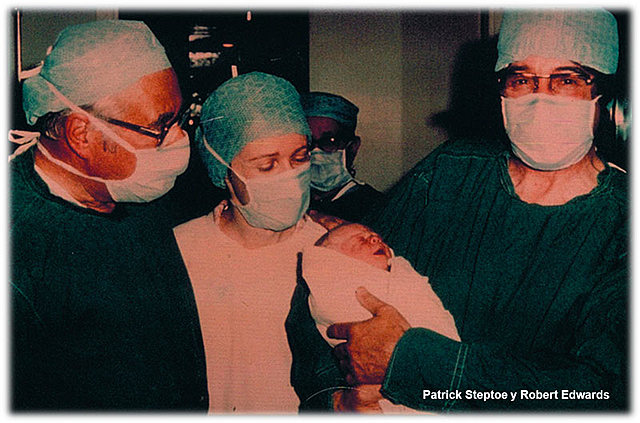 Primera fecundación in vitro.