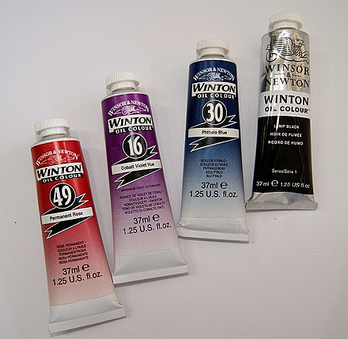 Tapa con rosca y tubo colapsible