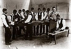 Creación de la escuela nacional de comercio.