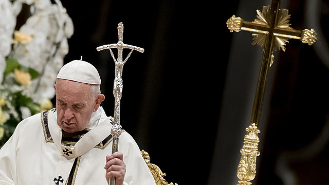 En 1492, Los Reyes católicos intentaron conseguir la unidad religiosa de su reino al ordenar la expulsión de los judiós que rehusaban convertirse al cristianismo.