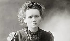 MARIE CURIE: RADIOACTIVIDAD