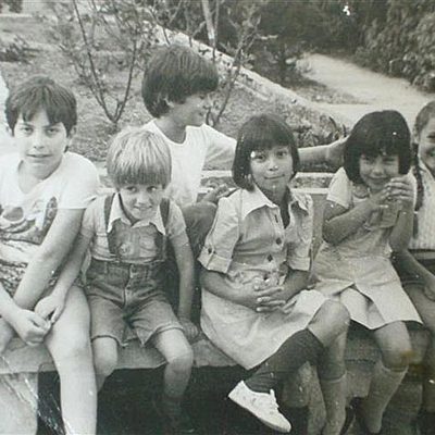 Timeline: TRAS LOS PASOS DE LA INFANCIA Y LA ADOLESCENCIA