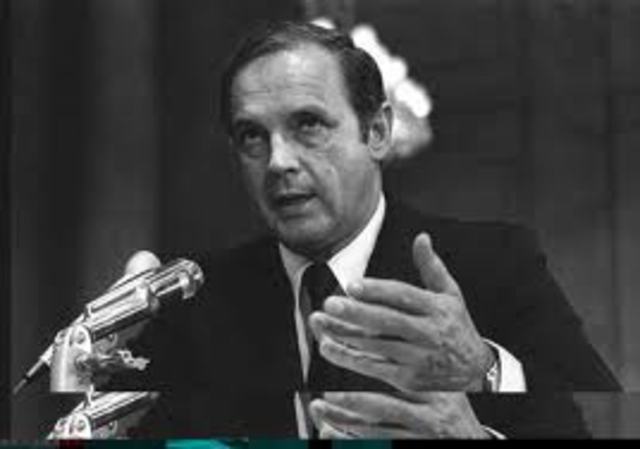 Alexander Butterfield Reveals That Nixon Recorded Oval Office Conversations