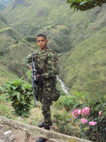 mi hermano se marcha para el ejercito y decide continuar la carrera