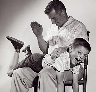 CASTIGO  Y MALTRATO FISICO A LOS NIÑOS