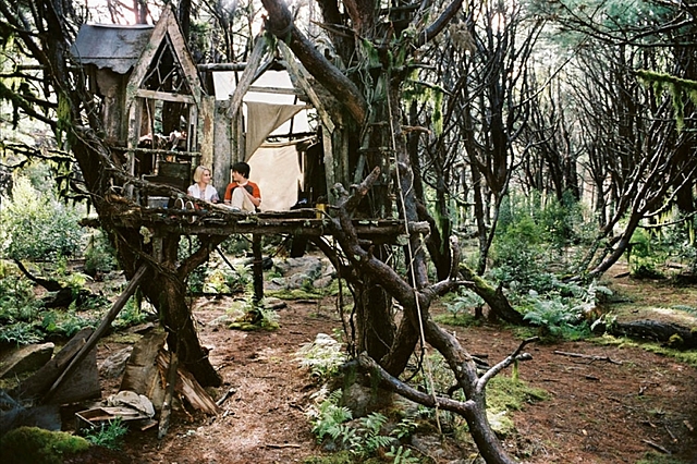 Jess and Leslie create Terabithia