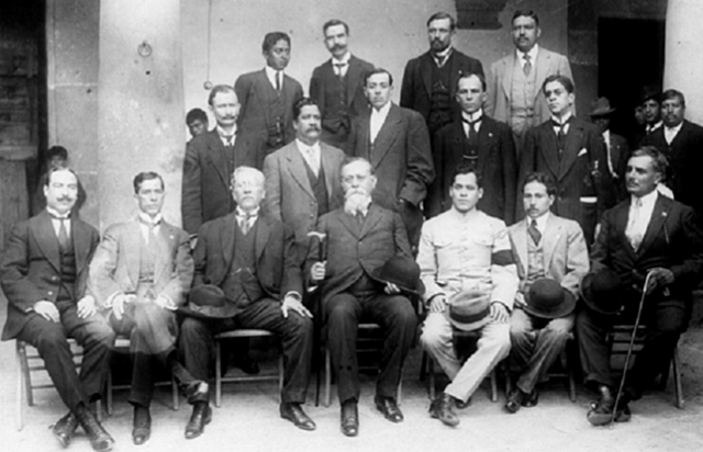 Promulgación de la Primera Constitución Social.