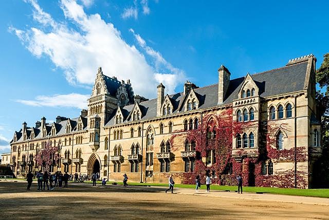 Ser maestro a nivel universitario en Colombia