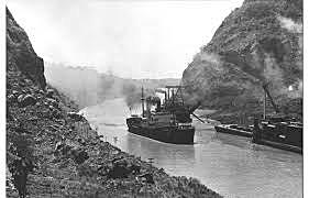 Se inaugura el canal de Panamá.