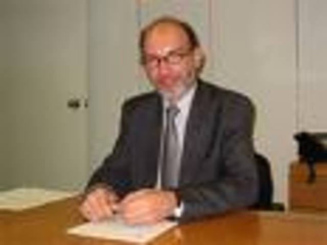 Establecimiento del establece el Comité Ad Hoc .