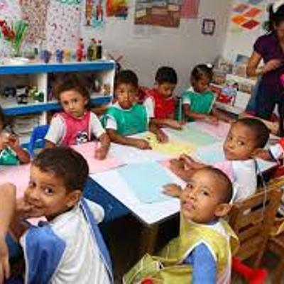 Timeline: Políticas de infancias internacional y nacional