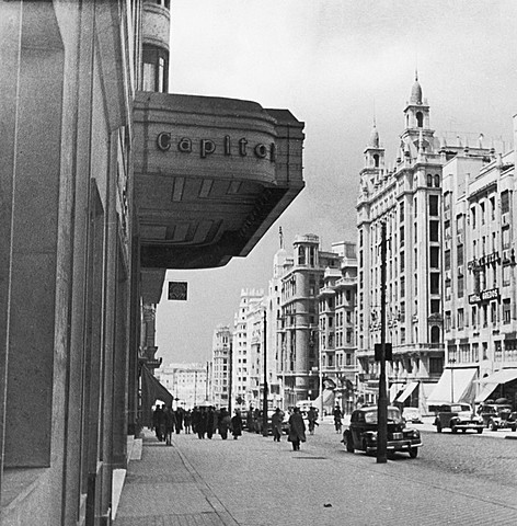 Primeras proyecciones en el mundo