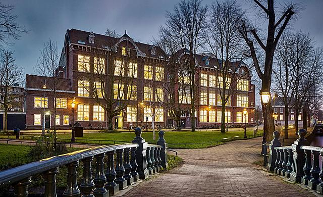 De Reinwardt Academie word opgericht