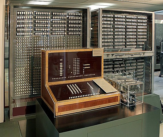 “Antecedentes históricos y generaciones de las computadoras” timeline