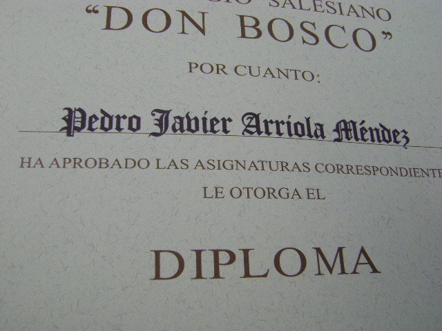 Me graduó de Bachiller en el Colegio Don Bosco