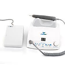 Motor dental de pedal.