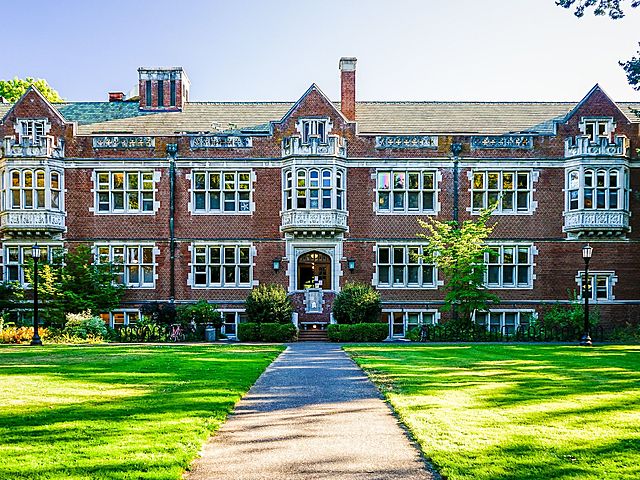 Steve Jobs got his education from Reed College