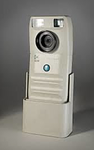 Premier appareil totalement numérique