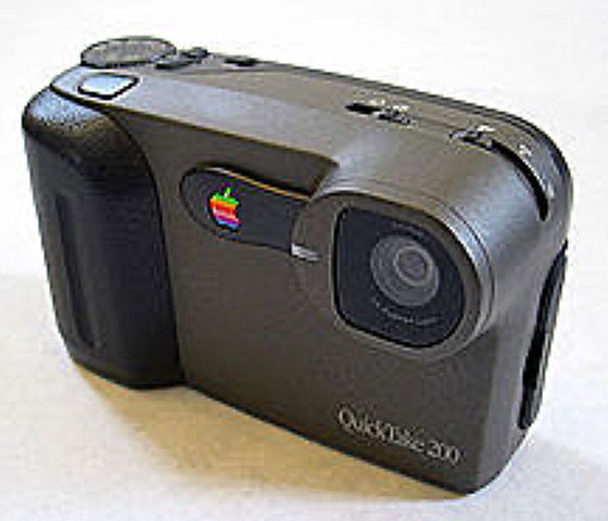 Premier appareil photo couleur grand public