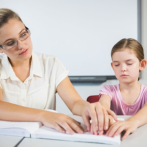 Integración de niños no videntes a escuela.