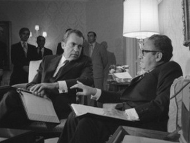Nixon Speaks of Ending the War