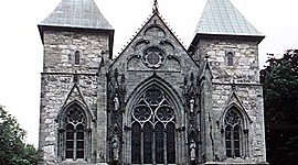 Timeline: Domkirken i stavanger blir bygget