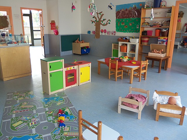 1/9 Entro a l'escola bressol Nins