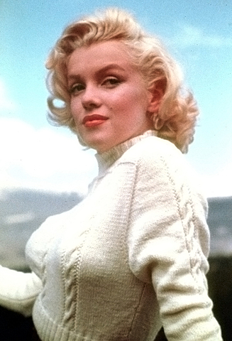 Marilyn Monroe fallece.