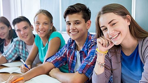 LA POBLACIÓN ADOLESCENTE