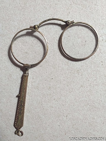 Apareixen les ulleres