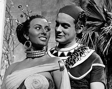 Played her first leading role.