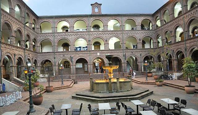 FUNDACIÓN DEL COLEGIO SANTO TOMÁS