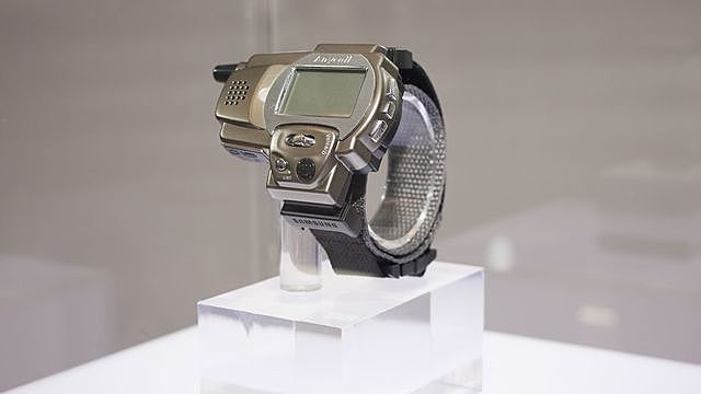 Primer WatchPhone.