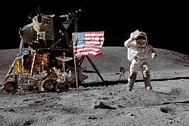 Hombre llega a la luna.Marca el inicio de las comunicaciones globales.