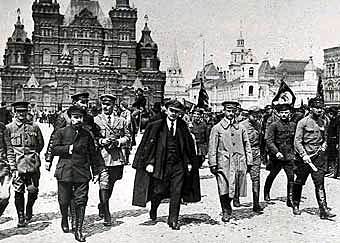 La revolució russa instaura un règim socialista