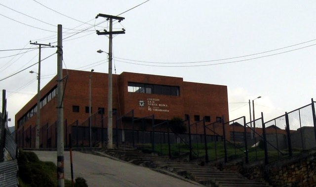 ingreso al colegio nueva roma