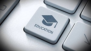 Primeras universidades en Colombia con programas soportados en tecnologías virtuales