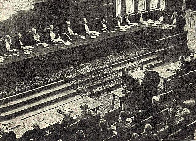 Tribunales y sus atribuciones